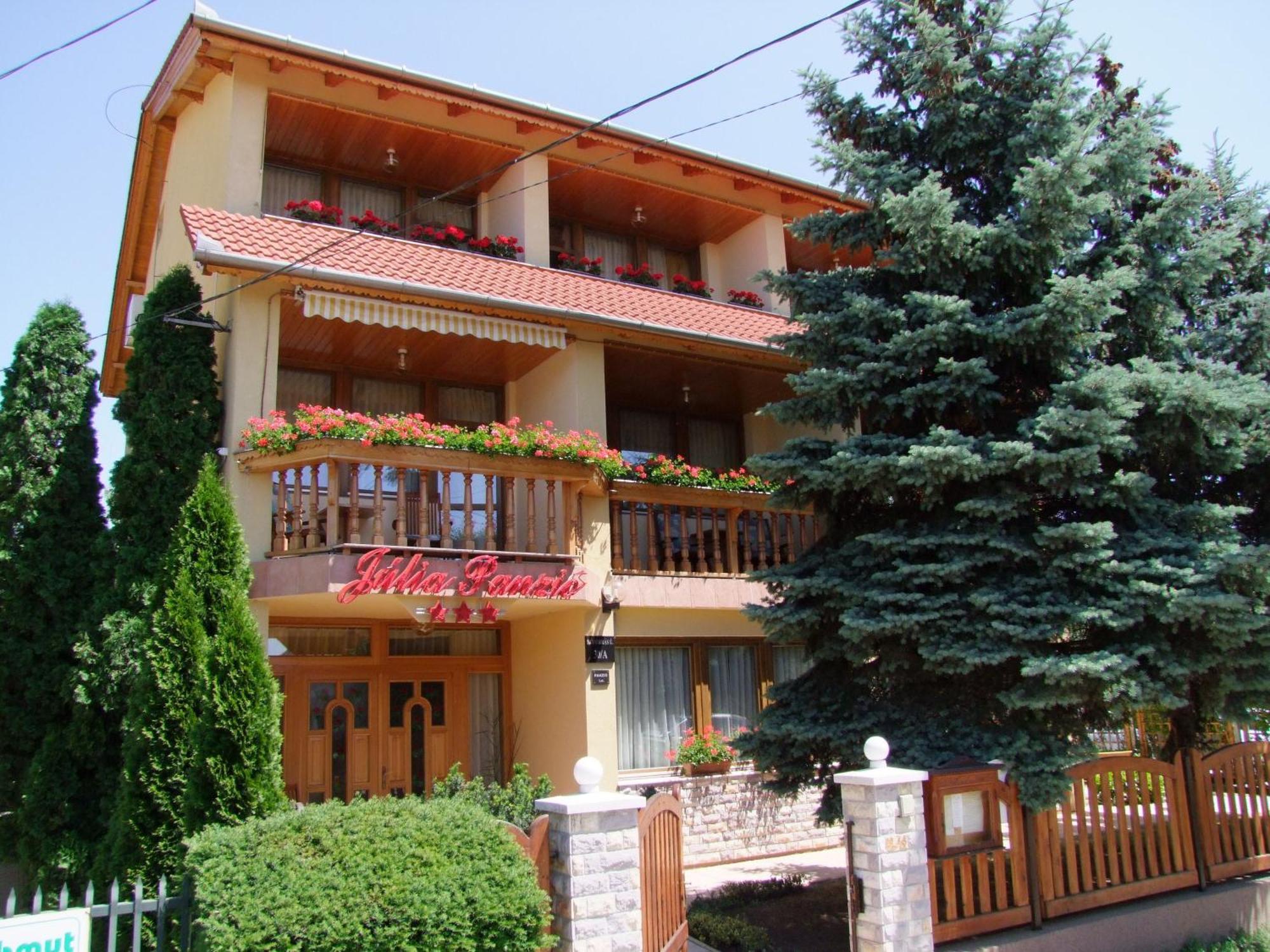 Julia Panzio Bed & Breakfast Hajdúszoboszló Dış mekan fotoğraf